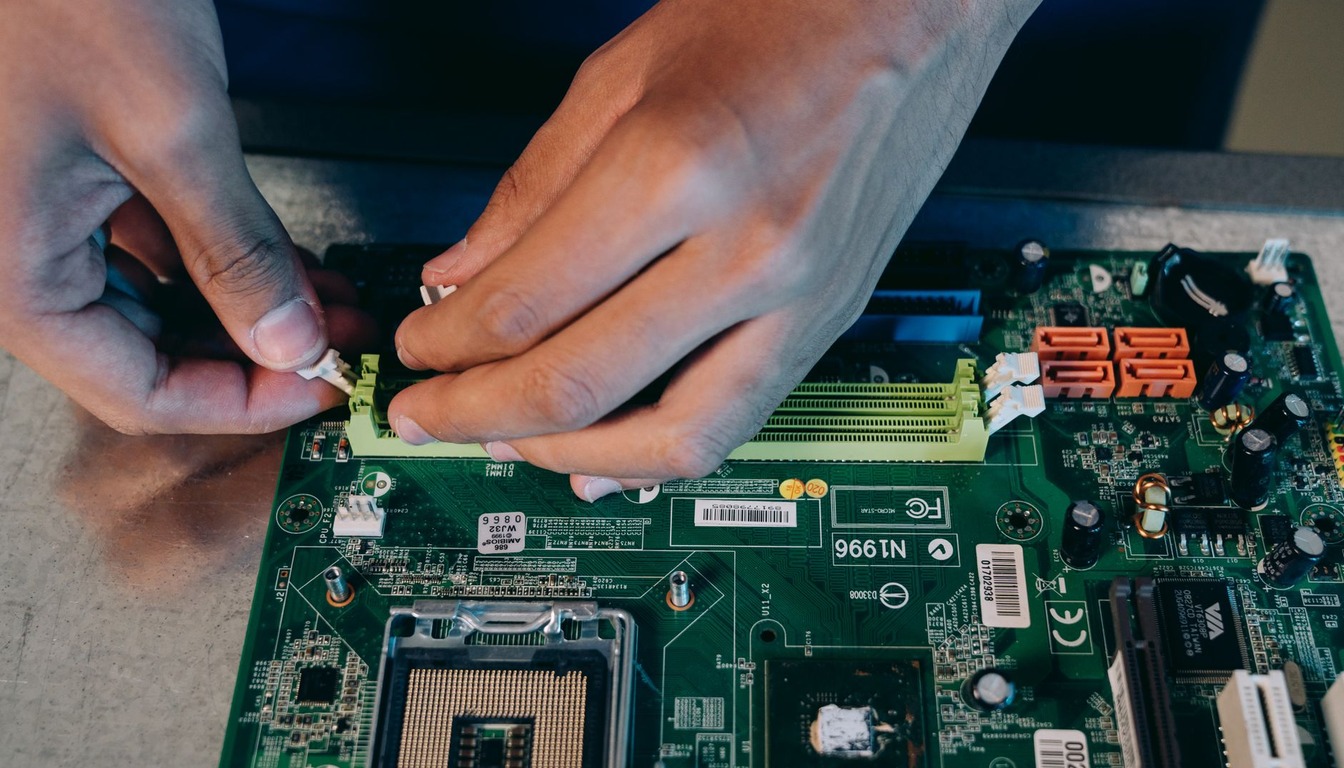 Read more about the article System Mechanic Ultimate Defense Review: Comprehensive PC Security